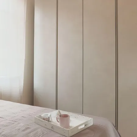 Jason & Jason - By My In Appartamento