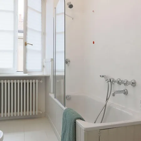 Jason & Jason - By My In Appartamento